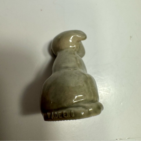 Wade Whimsies puppy dog ceramic figurine. Approx 1.25” - Picture 3 of 8